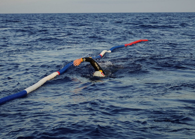 Ce mercredi matin. Le nageur a déjà parcouru 90 km