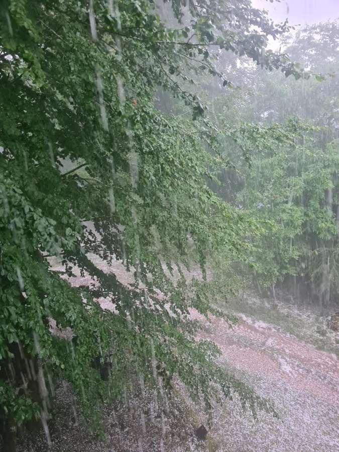 Orage et grêle à Vizzavona (Claude Raffalli)