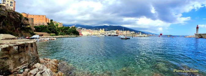 A màghjina : Per abbraccià tutta a bellezza di Bastia…
