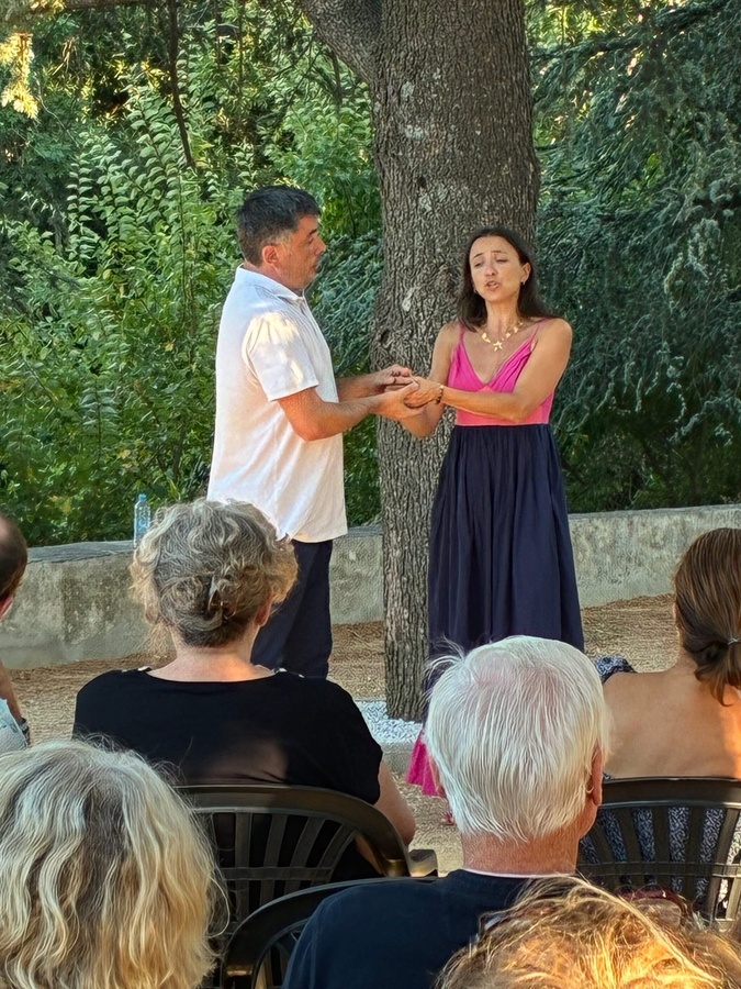 Dans un joli cadre "Opéra déconfiné" a reuni en un été une douzaine d'artistes corses Dans un joli cadre "Opéra déconfiné" a reuni en un été une douzaine d'artistes corses