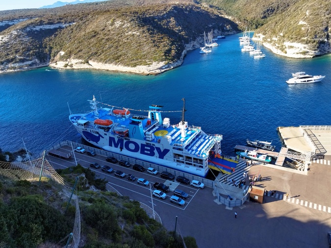 Le "Bunifazziu" assurera désormais seul les traversées entre Bonifacio et Santa Teresa, pour la Moby. Il pourra transporter plus de 500 passagers, et 60 à 80 véhicules.