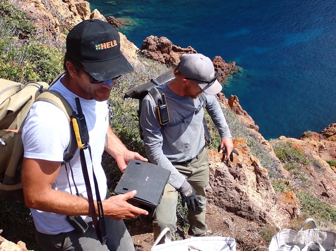 L'opération de dératisation est en cours sur l'archipel des Sanguinaires.  Les équipes sont mobilisées depuis fin août sur l'île de Mezu Mare (Crédit photo : Initiative PIM)