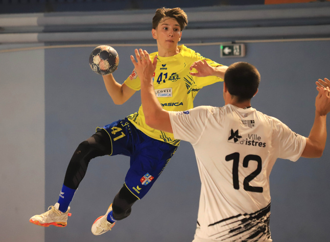 Handball N2 - Trop brouillon, Corte tombe face à Istres (29-32) Handball N2 - Trop brouillon, Corte tombe face à Istres (29-32)