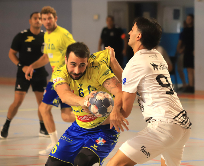 Handball N2 - Trop brouillon, Corte tombe face à Istres (29-32) Handball N2 - Trop brouillon, Corte tombe face à Istres (29-32)