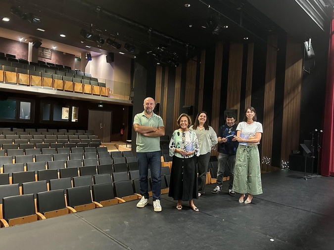 La directrice Laurianne Giacobbi, la Cheffe de service Programmation Marie-Luce Paccioni, le Programmateur Dominique Appietto, le  Chargé de mission arts plastiques Jean-Joseph Renucci et l'adjointe à la Culture Simone Guerrini présentent le programme de cette saison culturelle. "Cette programmation est un travail d'équipe, de personnes passionnées, qui ne mesurent pas leur temps."