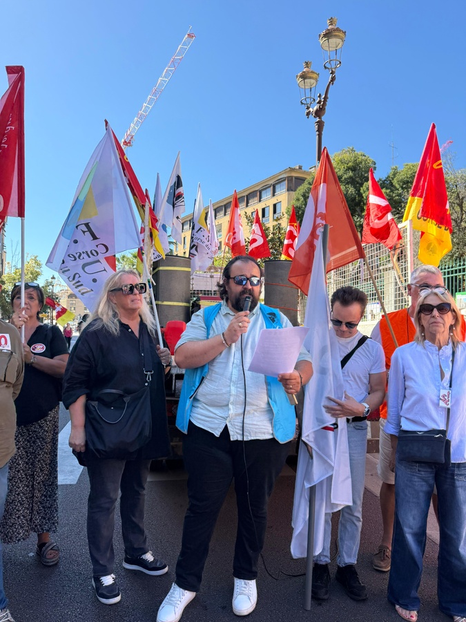 Grève du 18 septembre : À Ajaccio, plusieurs centaines de personnes dans la rue Grève du 18 septembre : À Ajaccio, plusieurs centaines de personnes dans la rue