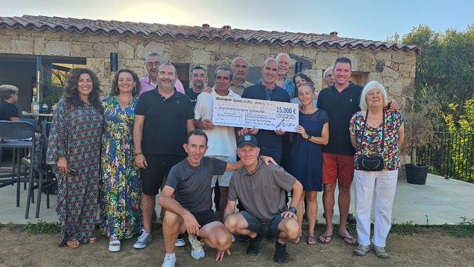 L’association Leanuccia Muco Corse remet un chèque de 15 000€ à l’association Grégory Lemarchal