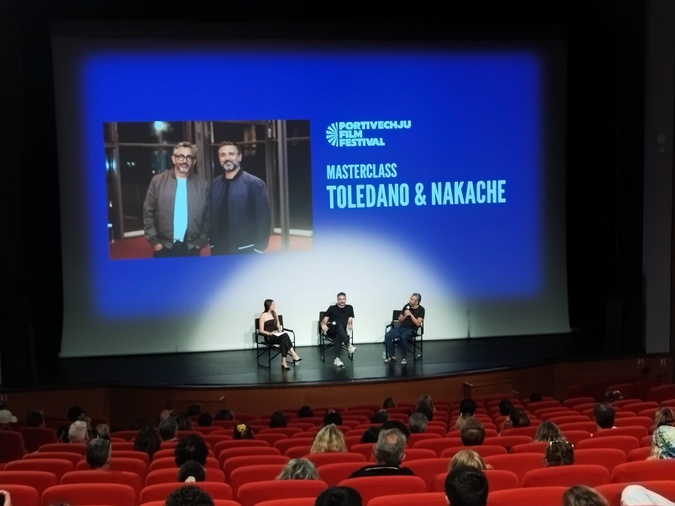 La masterclass a duré une heure et demie. La masterclass a duré une heure et demie.