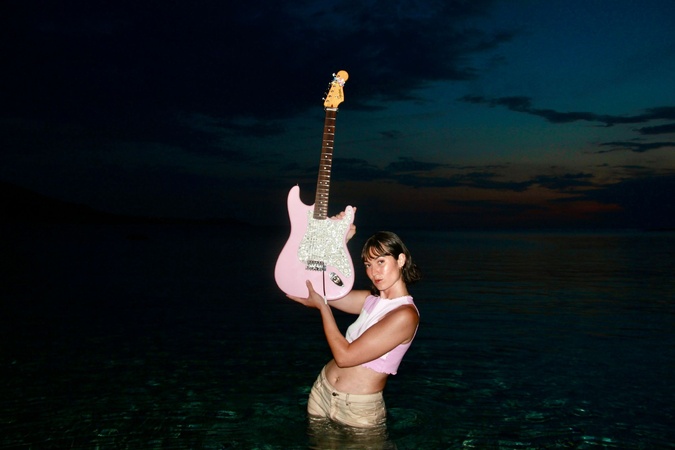 Carla Paoli, présente "Emo", son deuxième single. Photo : Léa Cugurno Carla Paoli, présente "Emo", son deuxième single. Photo : Léa Cugurno