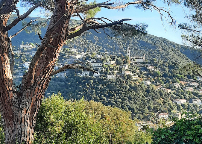 A màghjina - Santa Lucia, u core muntagnolu di e Ville