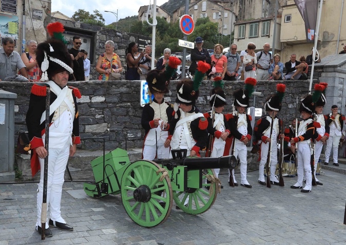 Les Grognards de l’Empire ont paradé dans les rues de Corte