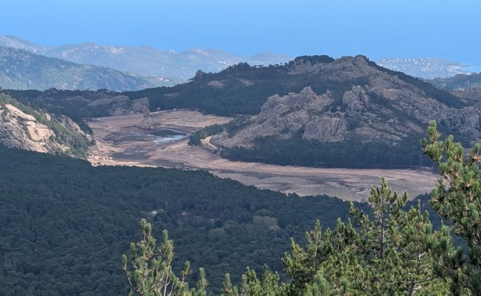 Le barrage de l'Ospedale était pratiquement asséché en ce dimanche 28 septembre. Le barrage de l'Ospedale était pratiquement asséché en ce dimanche 28 septembre.