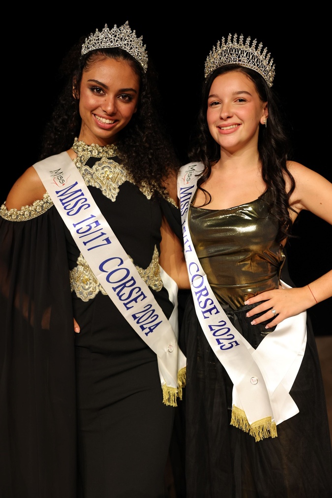 Carla (à droite) succède à Kalyssa, Miss 15/17 Corse 2024 et Miss 15/17 National 2025.