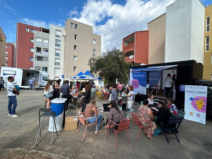 L'événement itinérant "Place de l'Emploi" a fait étape à Ajaccio ce mercredi L'événement itinérant "Place de l'Emploi" a fait étape à Ajaccio ce mercredi