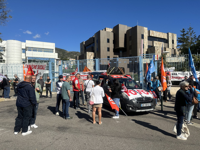 Nouvelle mobilisation syndicale à Bastia contre le projet de budget du gouvernement Nouvelle mobilisation syndicale à Bastia contre le projet de budget du gouvernement