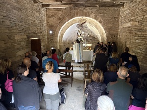 Une soixantaine de fidèles ont assisté à la messe du Père Jean. Une soixantaine de fidèles ont assisté à la messe du Père Jean.