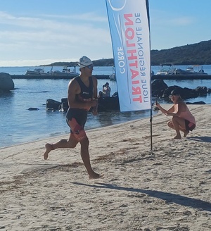 Triathlon- Adrien Pelletier remporte l'Extrême Sud Cross Triathlon Triathlon- Adrien Pelletier remporte l'Extrême Sud Cross Triathlon