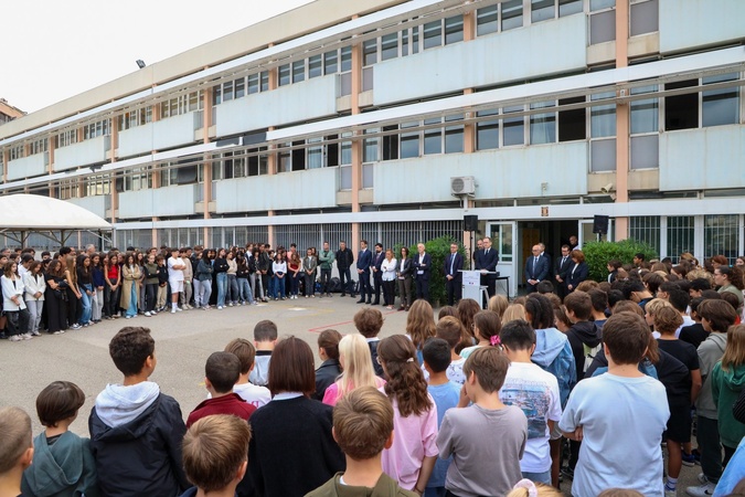 Depuis Ajaccio, le préfet de Corse et le recteur d'Académie rendent hommage à Samuel Paty et Dominique Bernard Depuis Ajaccio, le préfet de Corse et le recteur d'Académie rendent hommage à Samuel Paty et Dominique Bernard