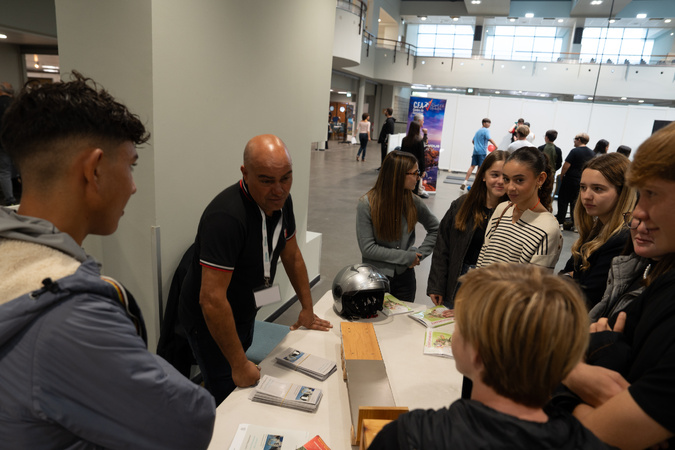 "E strade di l'orientazione" : À Ajaccio, les élèves de 3ème partent à la découverte de la voie professionnelle "E strade di l'orientazione" : À Ajaccio, les élèves de 3ème partent à la découverte de la voie professionnelle