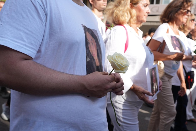 Ajaccio : plusieurs centaines de personnes marchent pour Kimberly Extremera et toutes les victimes de féminicides Ajaccio : plusieurs centaines de personnes marchent pour Kimberly Extremera et toutes les victimes de féminicides