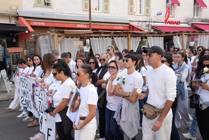 Ajaccio : plusieurs centaines de personnes marchent pour Kimberly Extremera et toutes les victimes de féminicides Ajaccio : plusieurs centaines de personnes marchent pour Kimberly Extremera et toutes les victimes de féminicides