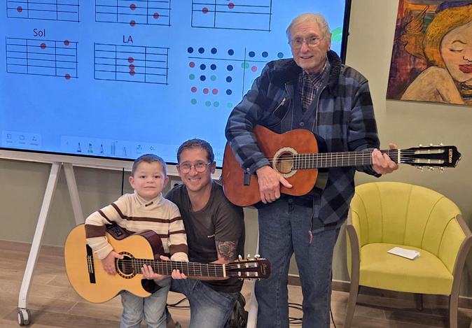 De Luigi-Antò (3 ans) à Dominique Leca (93 ans), à Vicu, la musique relie les générations à a Scola di cantu di i Dui Sorru De Luigi-Antò (3 ans) à Dominique Leca (93 ans), à Vicu, la musique relie les générations à a Scola di cantu di i Dui Sorru