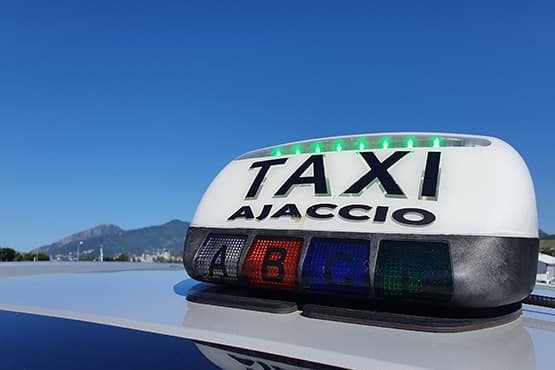 Taxis d’Ajaccio : la colère monte face à la nouvelle ligne de bus vers l’aéroport