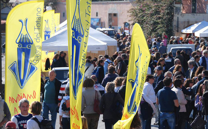 Des Corses à Capraia pour la Fête du Calamar Des Corses à Capraia pour la Fête du Calamar