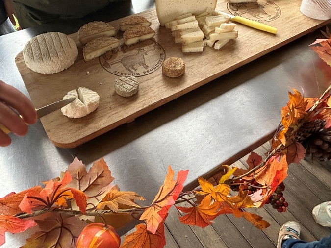 À Peri, Géraldine Gavarini nous ouvre les portes de sa bergerie "Capra" au coeur de l'automne À Peri, Géraldine Gavarini nous ouvre les portes de sa bergerie "Capra" au coeur de l'automne