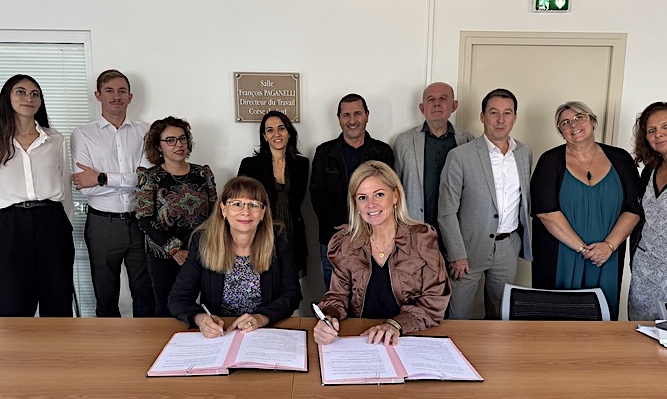 Caroline Dekerle, la directrice générale de l’Agefiph et Isabel de Moura, la directrice régionale de la DREETS, ont signé une convention de partenariat afin que l’organisme chargé de favoriser l’emploi des personnes en situation de handicap anime le plan régional d’insertion des travailleurs handicapés (PRITH).