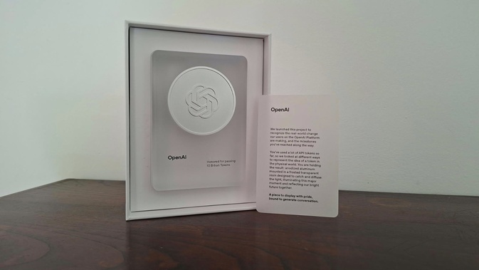 Le trophée reçu par Yiaho Le trophée reçu par Yiaho