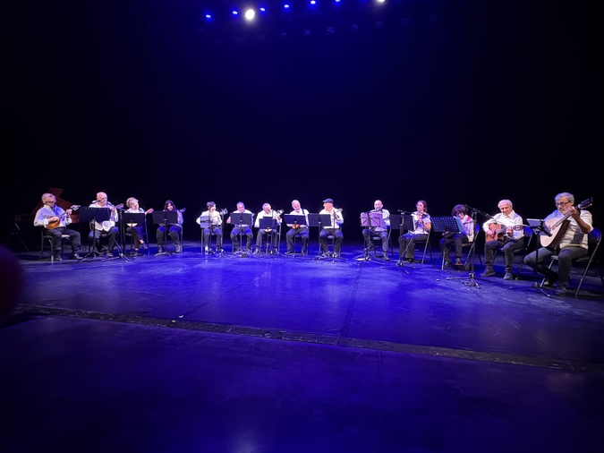 Les mandolines de « Estudiantina Curtinese »