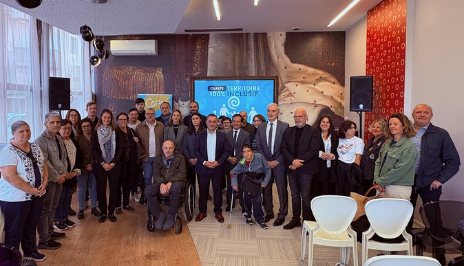 La Communauté d’Agglomération du Pays Ajaccien (CAPA) a officialisé, ce jeudi 6 novembre 2025, son adhésion à la charte “Territoire 100 % Inclusif”.
