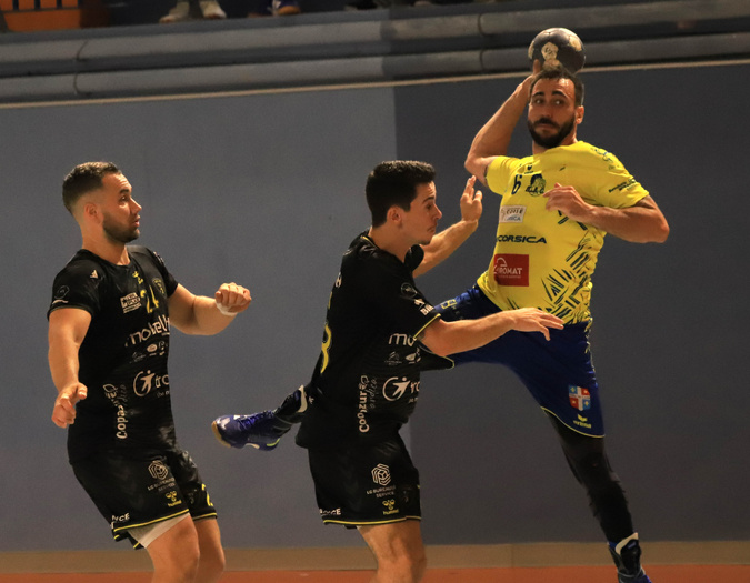 Handball N2 - La Crau surclasse Corte – Ile-Rousse (28-43) Handball N2 - La Crau surclasse Corte – Ile-Rousse (28-43)