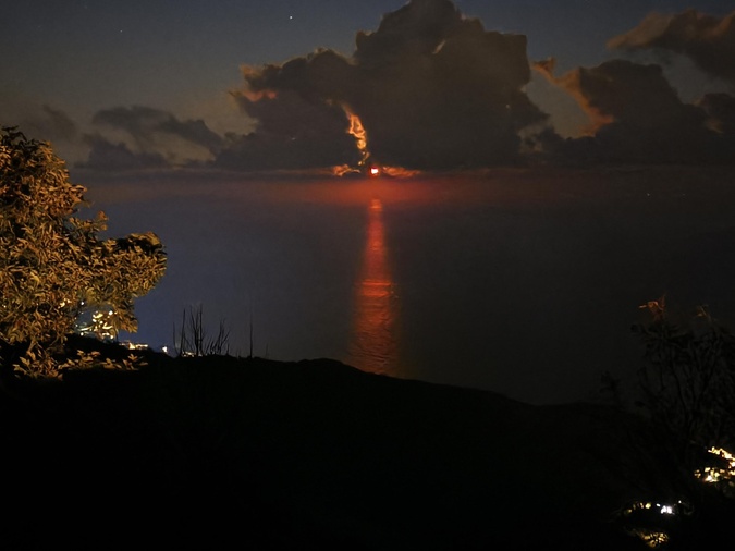 A màghjina - Luna Rossa nantu à u mare tirrenu