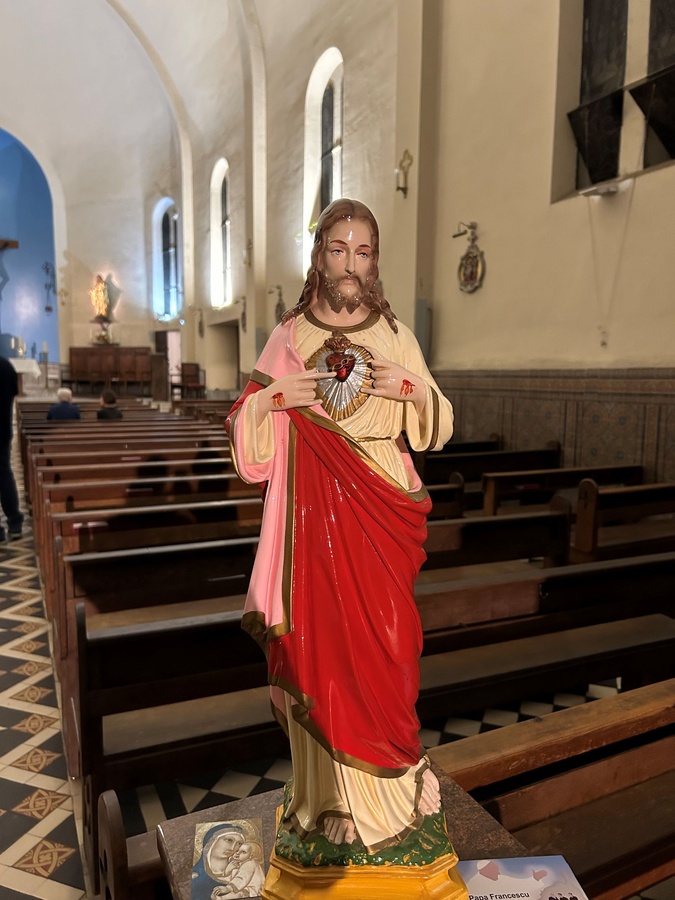 Une statue du Christ de la paroisse du Sacré Coeur à Ajaccio. Une statue du Christ de la paroisse du Sacré Coeur à Ajaccio.
