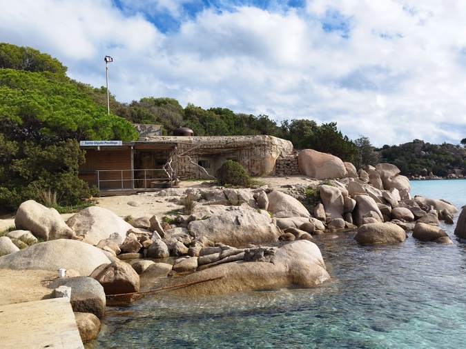 La casemate de Santa Giulia donne directement sur la mer. La casemate de Santa Giulia donne directement sur la mer.
