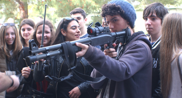 200 lycéens et collégiens de Corse sur la base de Solenzara pour la journéé nationale du réserviste 200 lycéens et collégiens de Corse sur la base de Solenzara pour la journéé nationale du réserviste