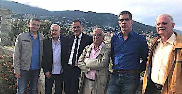 Dans les jardins suspendus du Palais des gouverneurs à Bastia, Xavier Emmanuelli entouré de Gilles Simeoni, président de l'Exécutif corse, de Pierre Savelli, maire de Bastia, du Dr François Pernin, de l'adjoint bastiais Serge Linale... C'était en mai 2018 (Archives CNI)