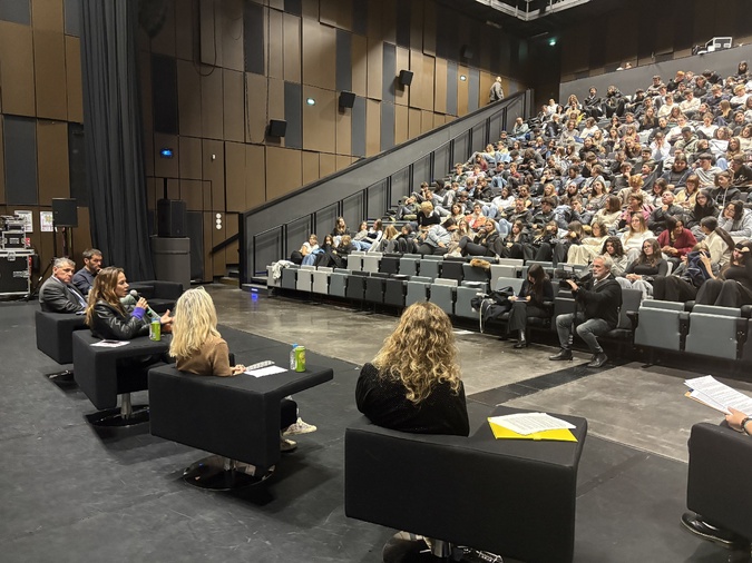 Violences faites aux femmes : Mélissa Theuriau à Bastia pour "Combattre leur violence" 