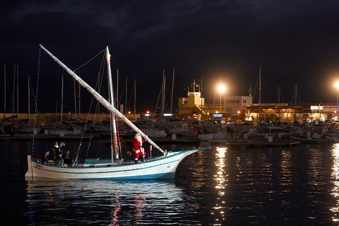 Le père Noël arrivera au quai d'honneur du port Tino Rossi ce vendredi à 17h30 à l'occasion de l'inauguration du marché de Noël. Crédit photo : Ville d'Ajaccio.