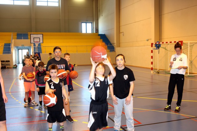 Enfants en fête au complexe sportif de Calvi-Balagne Enfants en fête au complexe sportif de Calvi-Balagne