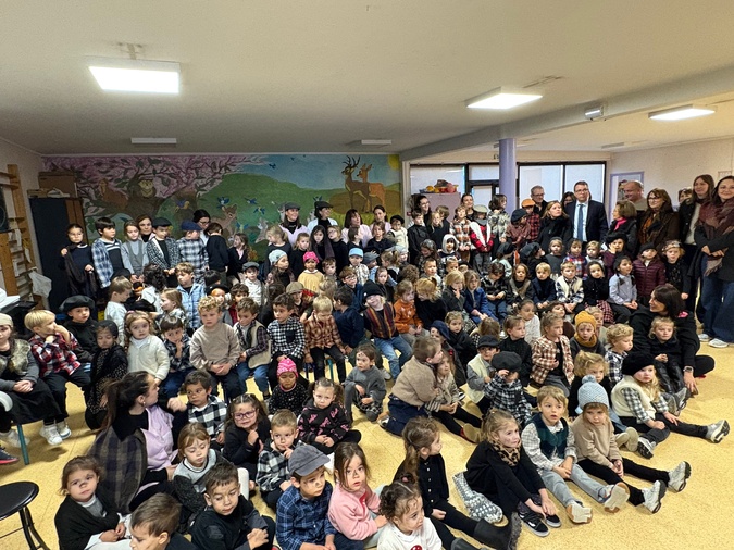 Du 24 au 28 novembre, les 29 écoles d’Ajaccio, de la maternelle au CM2, ont ainsi déployé un programme riche, mêlant animations linguistiques, ateliers pédagogiques, activités artistiques, créations musicales et actions solidaires autour de la Sant'Andria