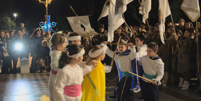 Les enfants de l'école ont été associés à la fête. Les enfants de l'école ont été associés à la fête.