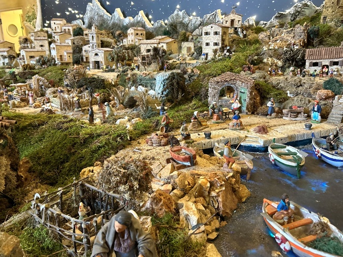 Ajaccio : La crèche a fait son retour dans le hall de l'hôtel de Ville Ajaccio : La crèche a fait son retour dans le hall de l'hôtel de Ville