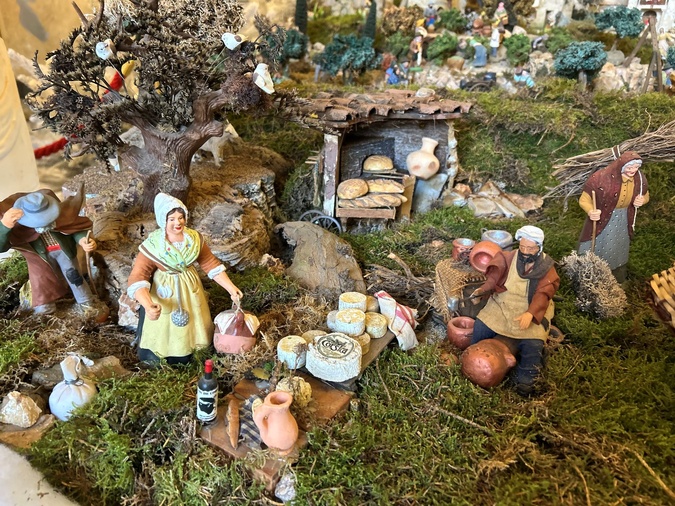 Ajaccio : La crèche a fait son retour dans le hall de l'hôtel de Ville Ajaccio : La crèche a fait son retour dans le hall de l'hôtel de Ville