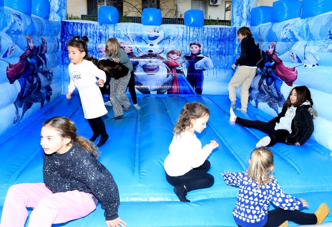 Corte : Le Père Noël a commencé sa tournée au quartier Purette