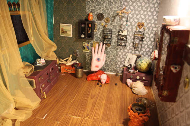 Le décor miniature réalisé par Marie-Louise Robert pour sa réalisation Le décor miniature réalisé par Marie-Louise Robert pour sa réalisation