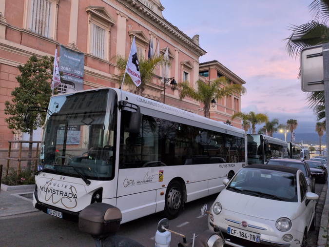 Conflit à Muvitarra : les syndicats durcissent le mouvement, « plus aucune négociation tant que les blocages ne sont pas levés » indique la CAPA Conflit à Muvitarra : les syndicats durcissent le mouvement, « plus aucune négociation tant que les blocages ne sont pas levés » indique la CAPA