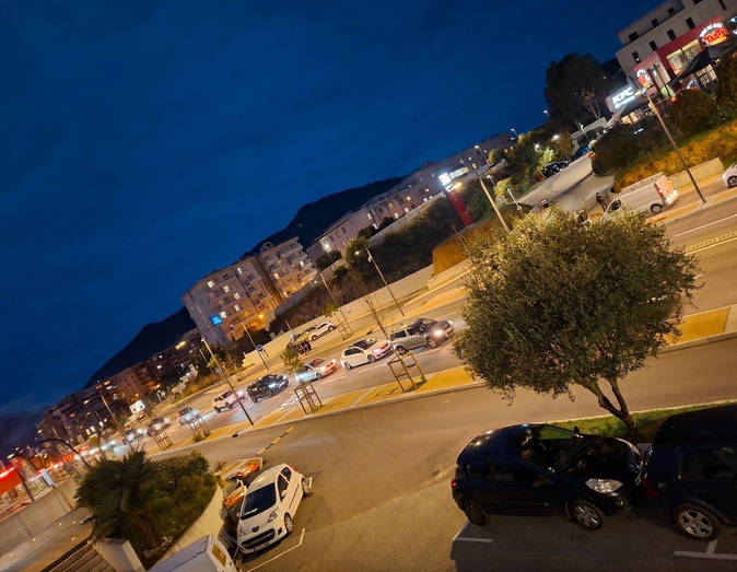 Incivisme : les contre-allées de la Rocade, nouveaux raccourcis des automobilistes ajacciens Incivisme : les contre-allées de la Rocade, nouveaux raccourcis des automobilistes ajacciens